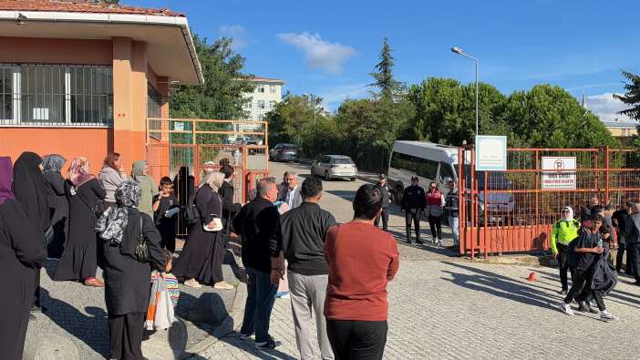 ortaokulda-bicakli-saldiri-6-ogrenci-yaralandi