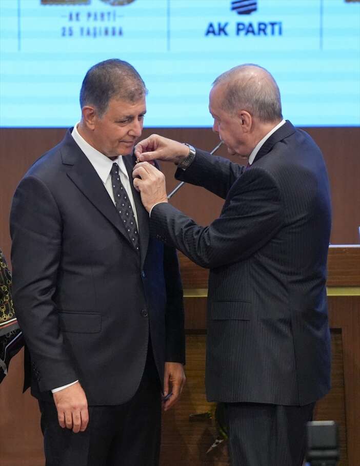 cemil-tugay-ak-partiye-katildi-ilk-sozleri-gundem-oldu