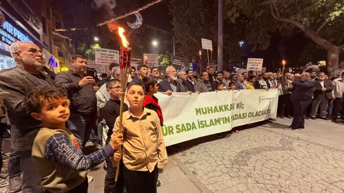 konyada-meydanlar-filistin-icin-doldu-baskan-altay-da-katildi
