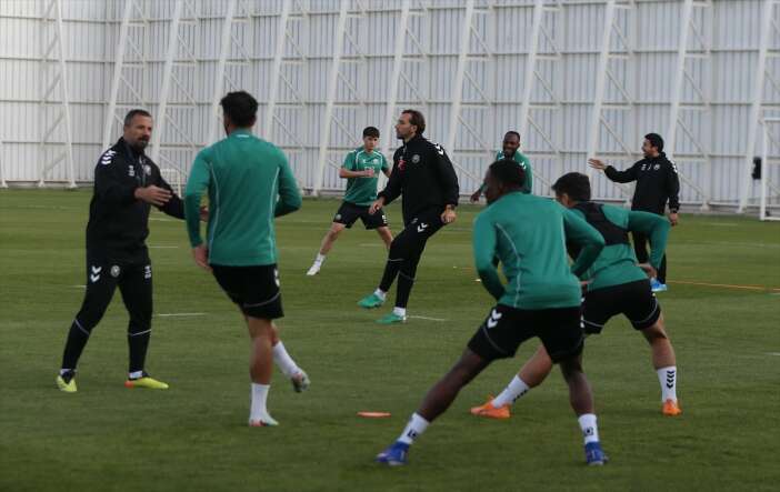 konyasporda-basaksehir-mesaisi-palut-durumumuz-ortada