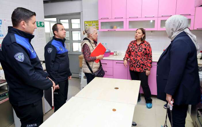 karatayda-ekipler-cocuklarin-sagligi-icin-denetime-cikti