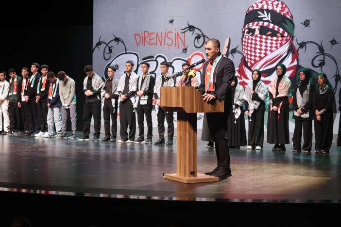 konyada-10-genc-10-siirle-gazzenin-sesi-oldu