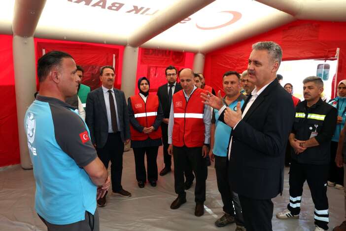 konyada-76-buyuklugundeki-deprem-alarmiyla-hastane-acil-tahliye-edildi