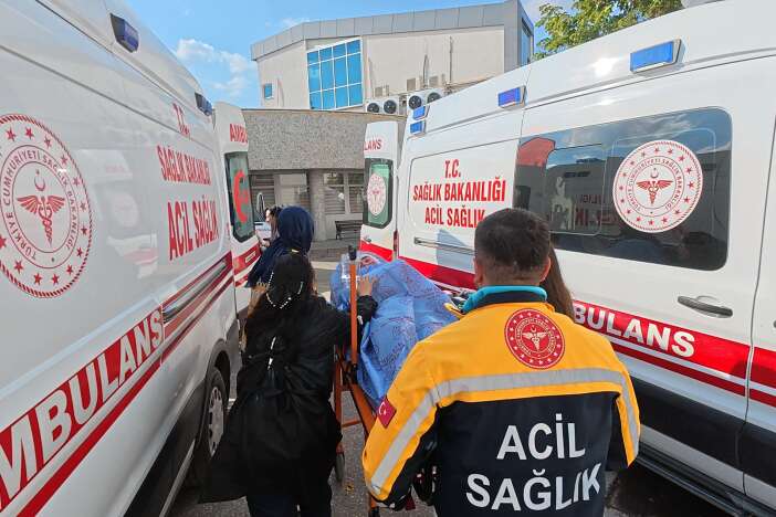 konyada-76-buyuklugundeki-deprem-alarmiyla-hastane-acil-tahliye-edildi