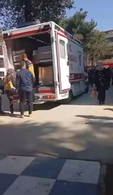 okulda-alarm-27-ogrenci-hastaneye-kaldirildi-egitime-ara-verildi