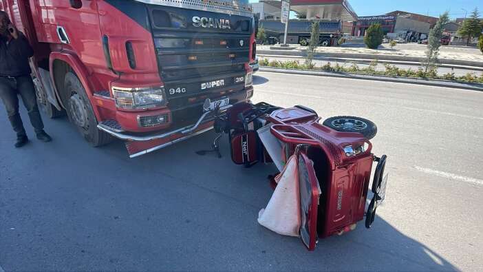 konya-plakali-kamyon-elektrik-bisikletle-carpisti-1i-cocuk-2-kisi-yaralandi