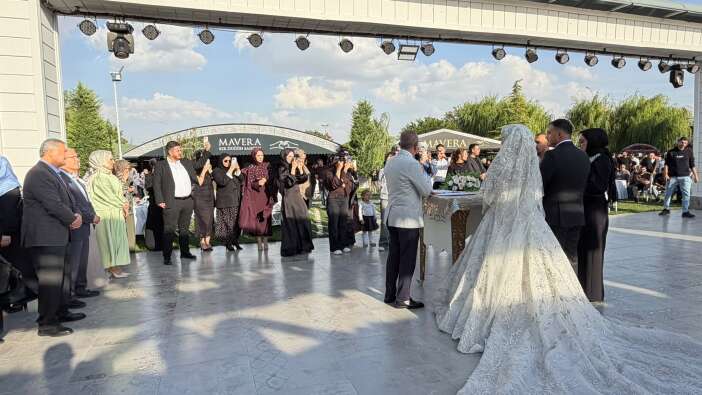 konyada-kaleli-ve-yucedag-ailelerinin-mutlu-gunu-nikahi-baskan-kavus-kiydi