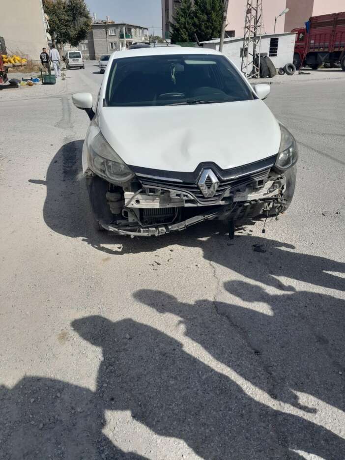 konyada-motosikletli-kurye-olumden-dondu-hayatini-kaski-kurtardi