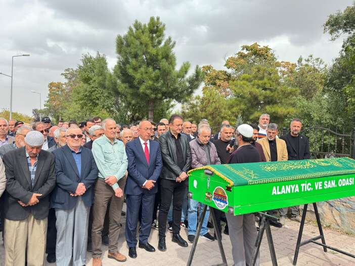 konya-olay-tv-sahibi-kemal-soylu-babasini-son-yolculuga-ugurladi