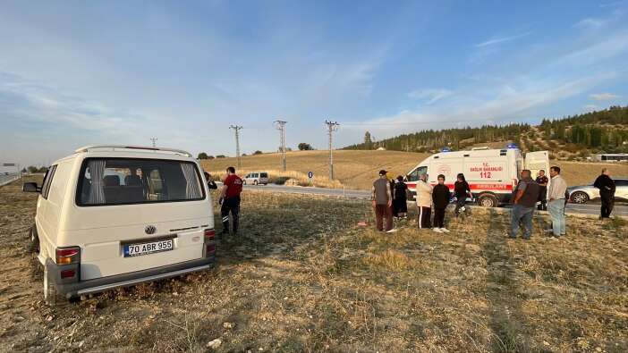 konya-plakali-otomobille-carpisip-refuje-savruldu-esi-yaralandi