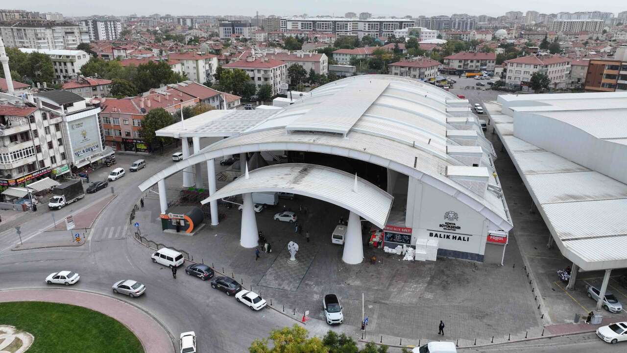 konya-balik-halinde-buyuk-degisim-catidan-tuvaletlere-kadar-yenilendi