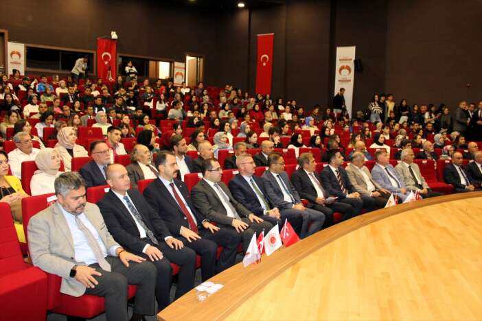 konyada-akademisyenler-bir-araya-geldi-denetimli-serbestlikte-aile-destegi-ele-alindi