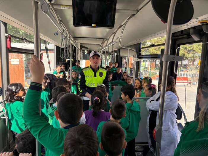 konyada-minik-ogrencilere-trafikte-nezaket-dersi