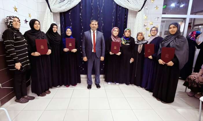 konyada-duygu-dolu-anlar-9-ogrenci-hafizlik-icazetini-aldi