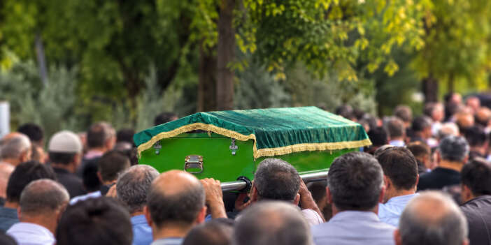konyada-namazdan-cikti-kalp-krizi-gecirdi-imam-ali-sumbule-aci-veda
