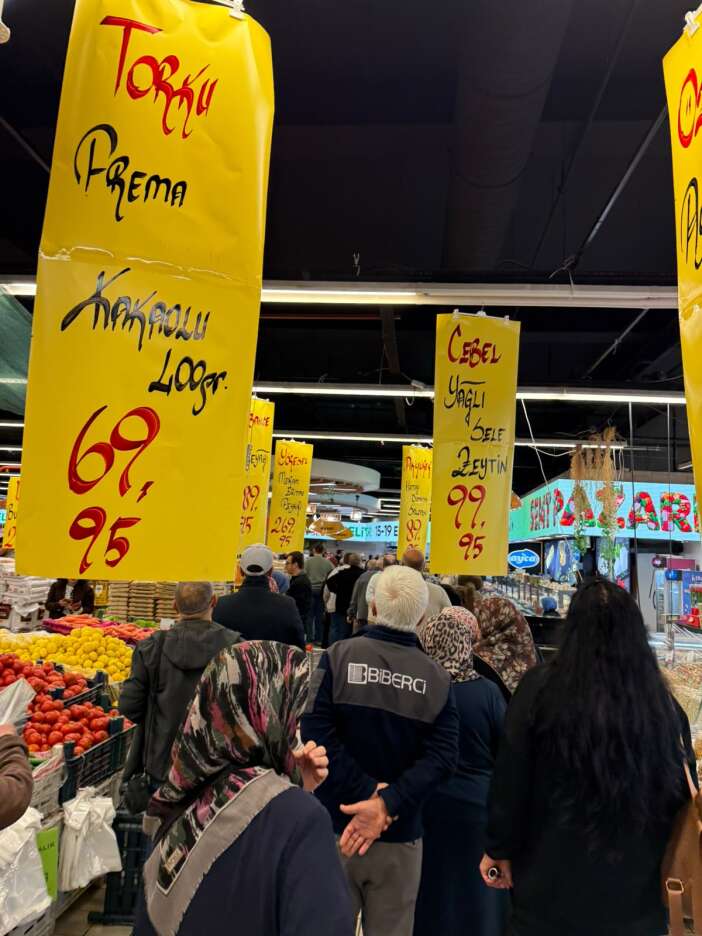 palamut-fiyatini-duyan-konyanin-zincir-marketine-akin-etti