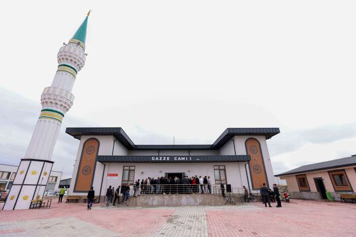 konyada-sanayi-esnafinin-bekledigi-cami-acildi