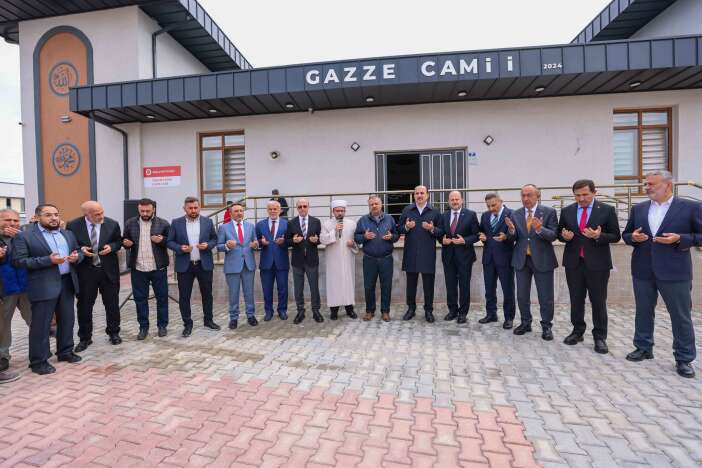 konyada-sanayi-esnafinin-bekledigi-cami-acildi
