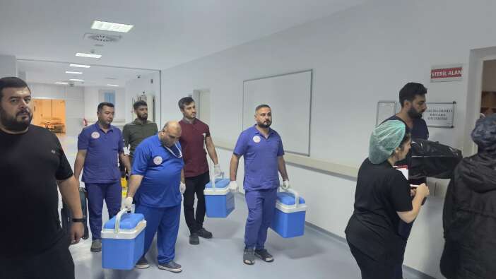 evlat-acisinin-ortasinda-ornek-karar-2-yasindaki-bebegin-organlari-3-hastaya-umut-oldu
