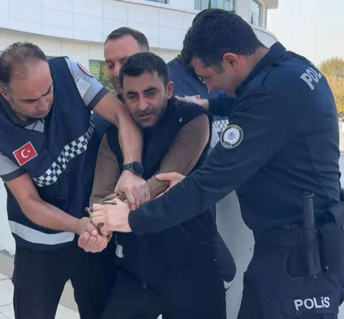 konyadaki-hastanede-bebek-kacirma-alarmi-sozde-baba-elinde-bicakla-direndi