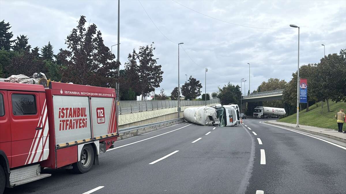 lng-yuklu-tanker-devrildi-yol-trafige-kapatildi