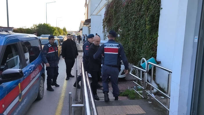 cukurova-belediyesine-yolsuzluk-operasyonu-baskan-dahil-44-gozalti