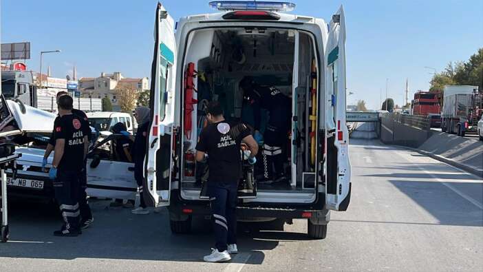 konyada-tofas-alt-gecit-refujune-carpti-4-kisi-yaralandi