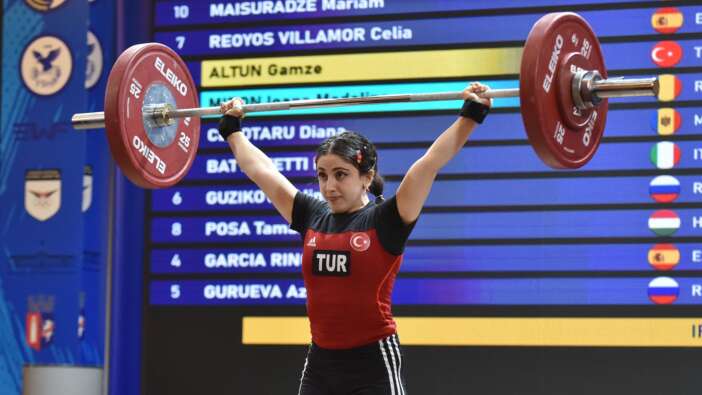 selcuk-universitesinden-avrupada-cifte-rekorlu-basari