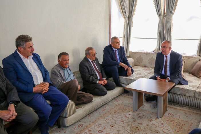 konyanin-70-mahallesi-icin-guc-birligi-baskan-kavus-muhtarlarla-bulustu