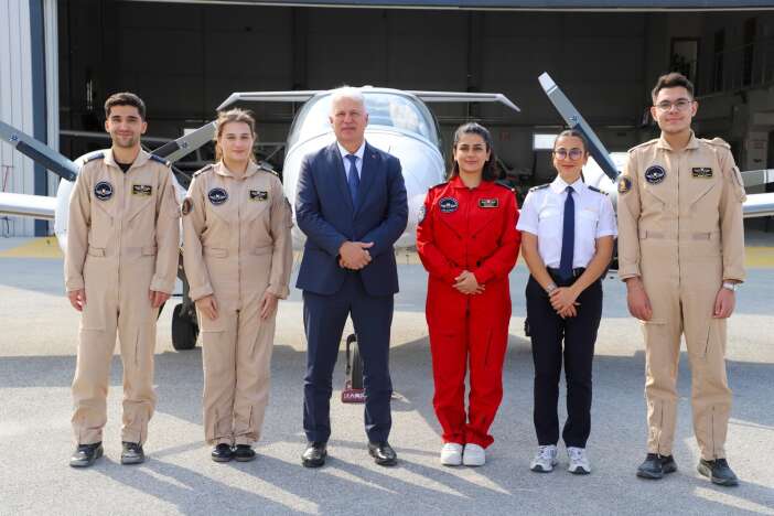 sivil-havacilik-genel-muduru-konyada-pilot-adaylariyla-bulustu
