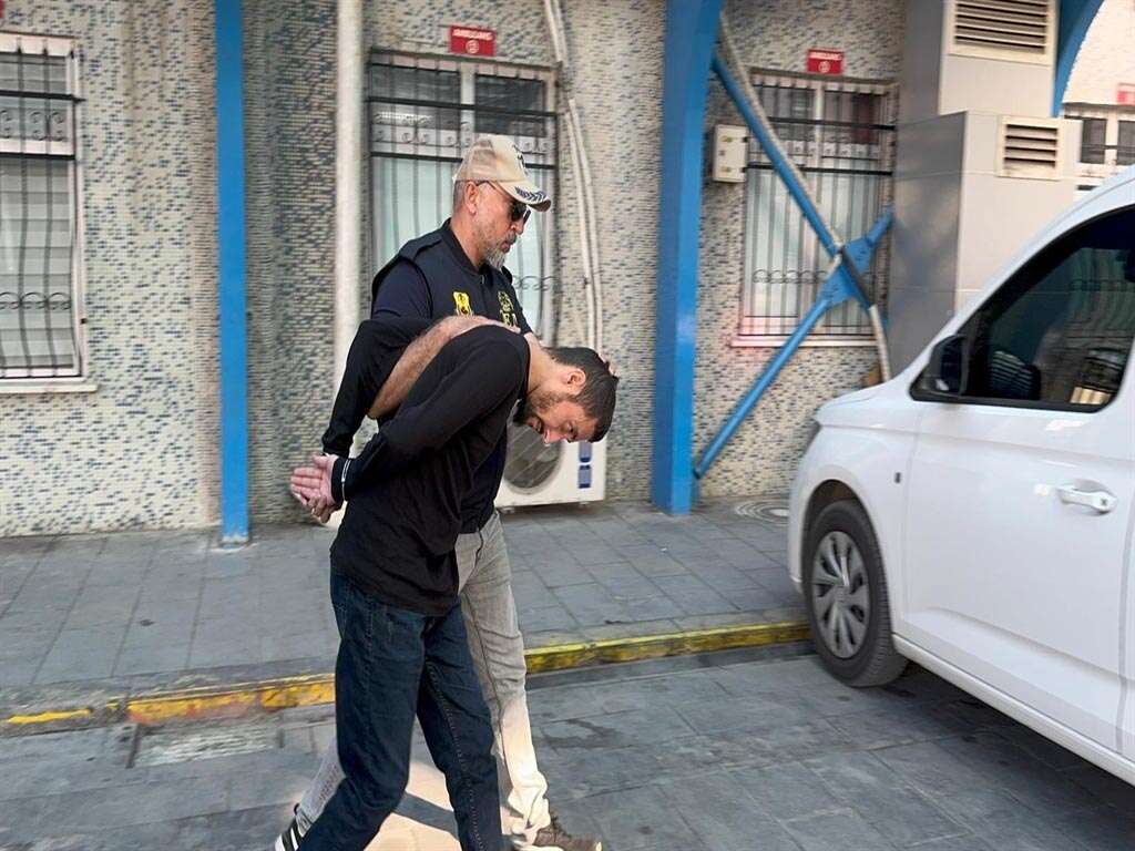 3-yil-deas-icinde-kaldi-katirlarla-turkiyeye-kacti-konyada-hakim-karsisina-cikti
