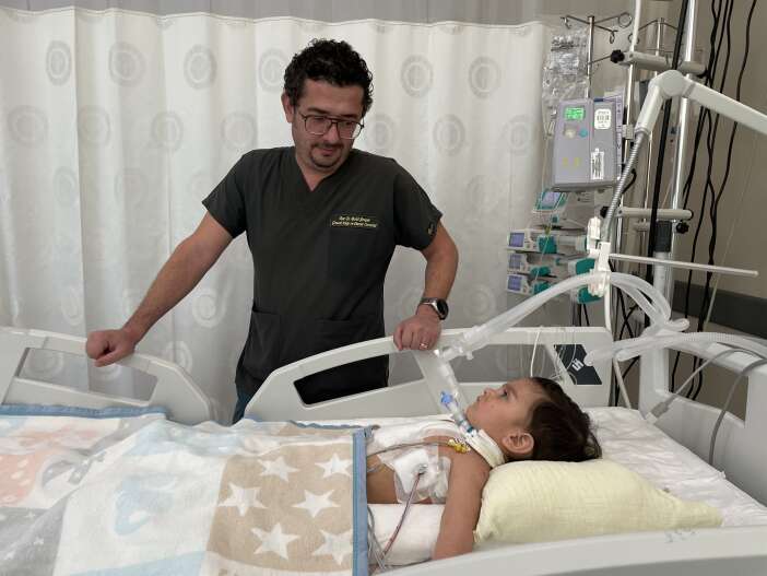 konyada-12-aylik-bebek-olumden-dondu-ailesi-ameliyathanenin-onunde-ecel-teri-doktu
