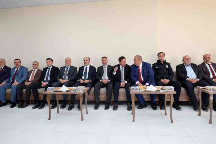 konyada-muhtarlarin-yeni-adresi-acildi-63-mahalle-tek-cati-altinda-olacak