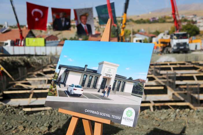 konyada-yatirimlar-hiz-kesmiyor-bir-mahallede-temel-atildi-digerine-mujdesi-verildi