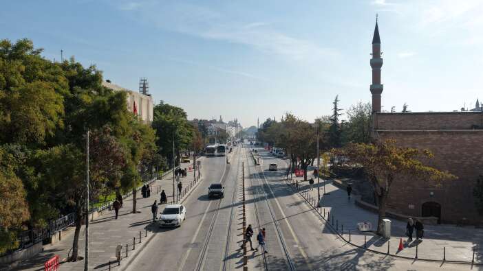 konyanin-kalbinde-buyuk-degisim-mevlana-caddesi-artik-boyle-olacak