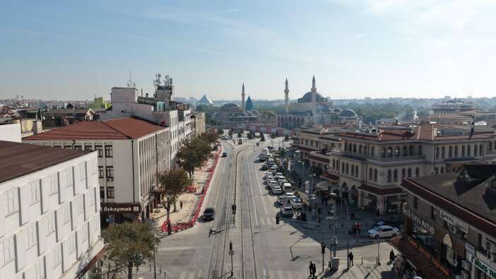 konyanin-kalbinde-buyuk-degisim-mevlana-caddesi-artik-boyle-olacak