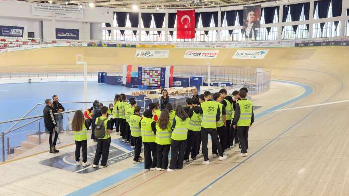 bisiklet-baskenti-konyada-gencler-pedal-basinda-iki-teker-uzerinde-unutulmaz-kesif