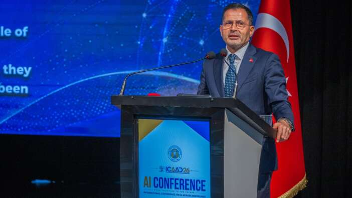selcuk-universitesinde-yapay-zekanin-sinirlari-tartisiliyor