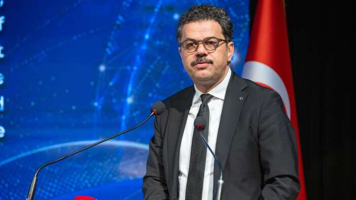 selcuk-universitesinde-yapay-zekanin-sinirlari-tartisiliyor