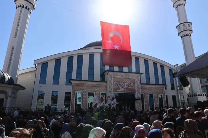 konyanin-silah-uretimiyle-unlu-mahallesine-yeni-cami-kazandirildi
