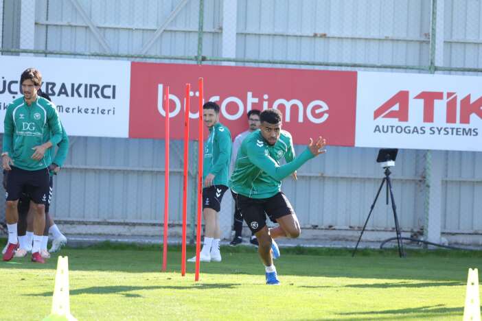 konyasporda-genclerbirligi-hazirliklari-tamam-ilhan-palut-son-taktigi-verdi