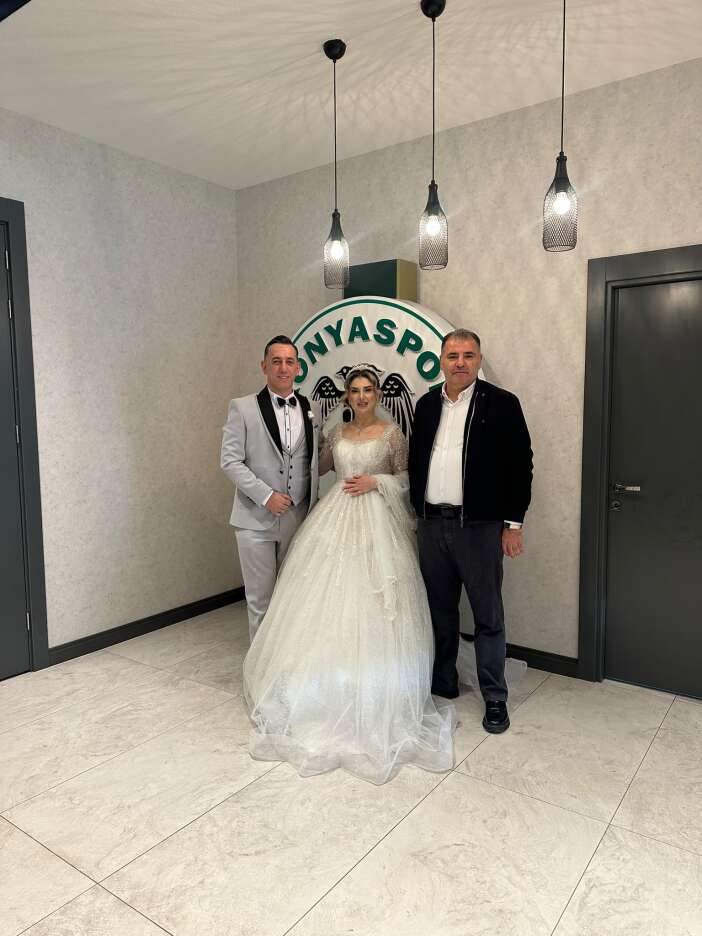 once-konyaspor-sonra-dugun-nikah-oncesi-maci-tribunden-izlediler
