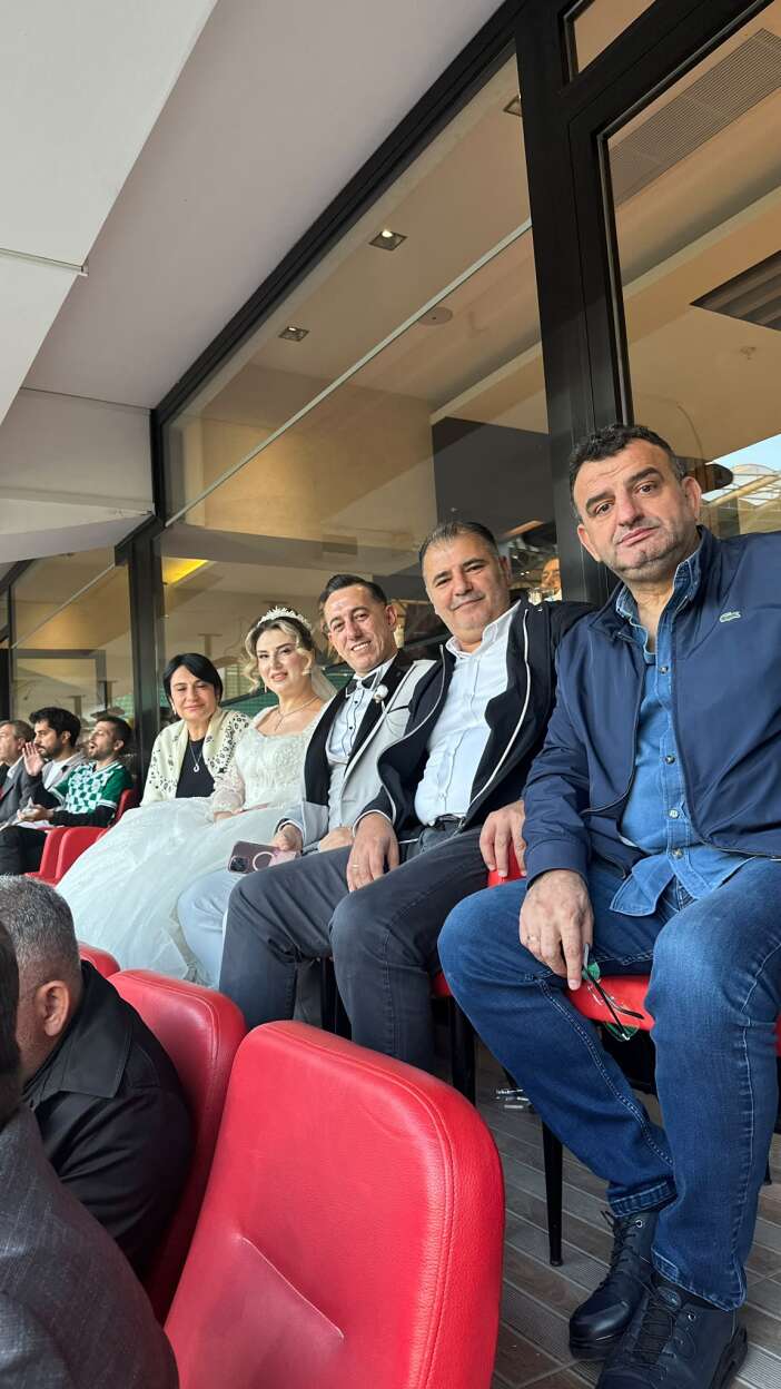 once-konyaspor-sonra-dugun-nikah-oncesi-maci-tribunden-izlediler