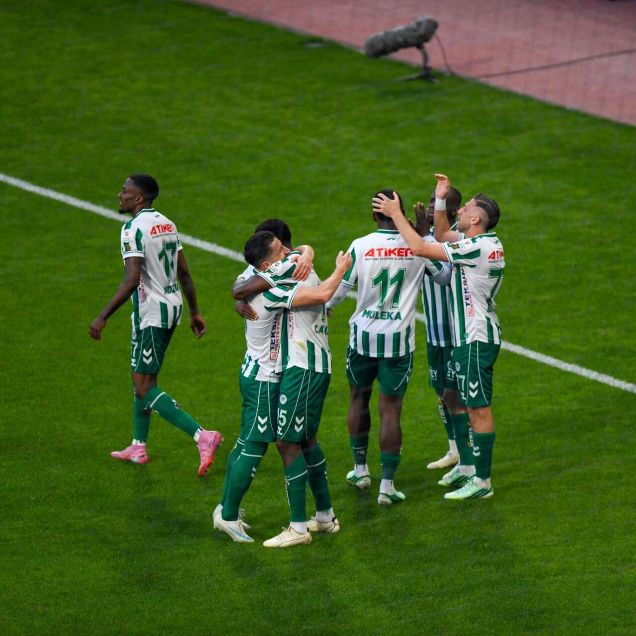 konyaspor-galibiyet-sonrasi-gozunu-galatasaray-macina-dikti