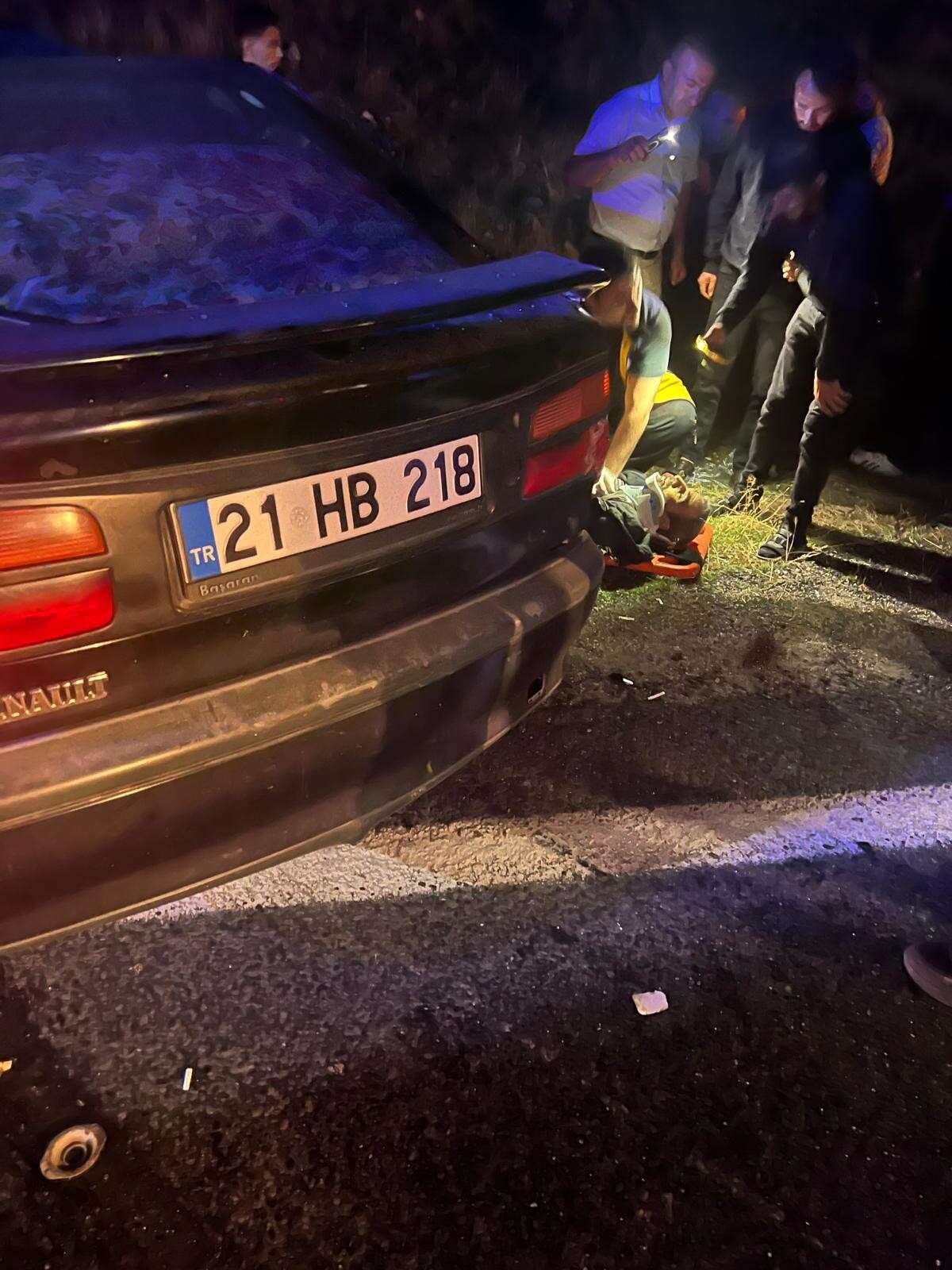 hafif-ticari-aracla-otomobil-carpisti-hastaneye-kaldirilan-4-kisiden-biri-oldu