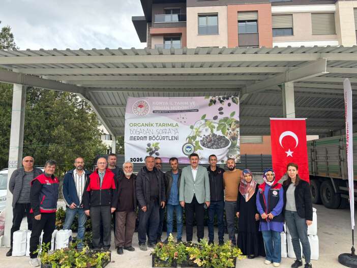 konyanin-bogurtleni-deger-kazaniyor-7-ureticiye-destek-verildi