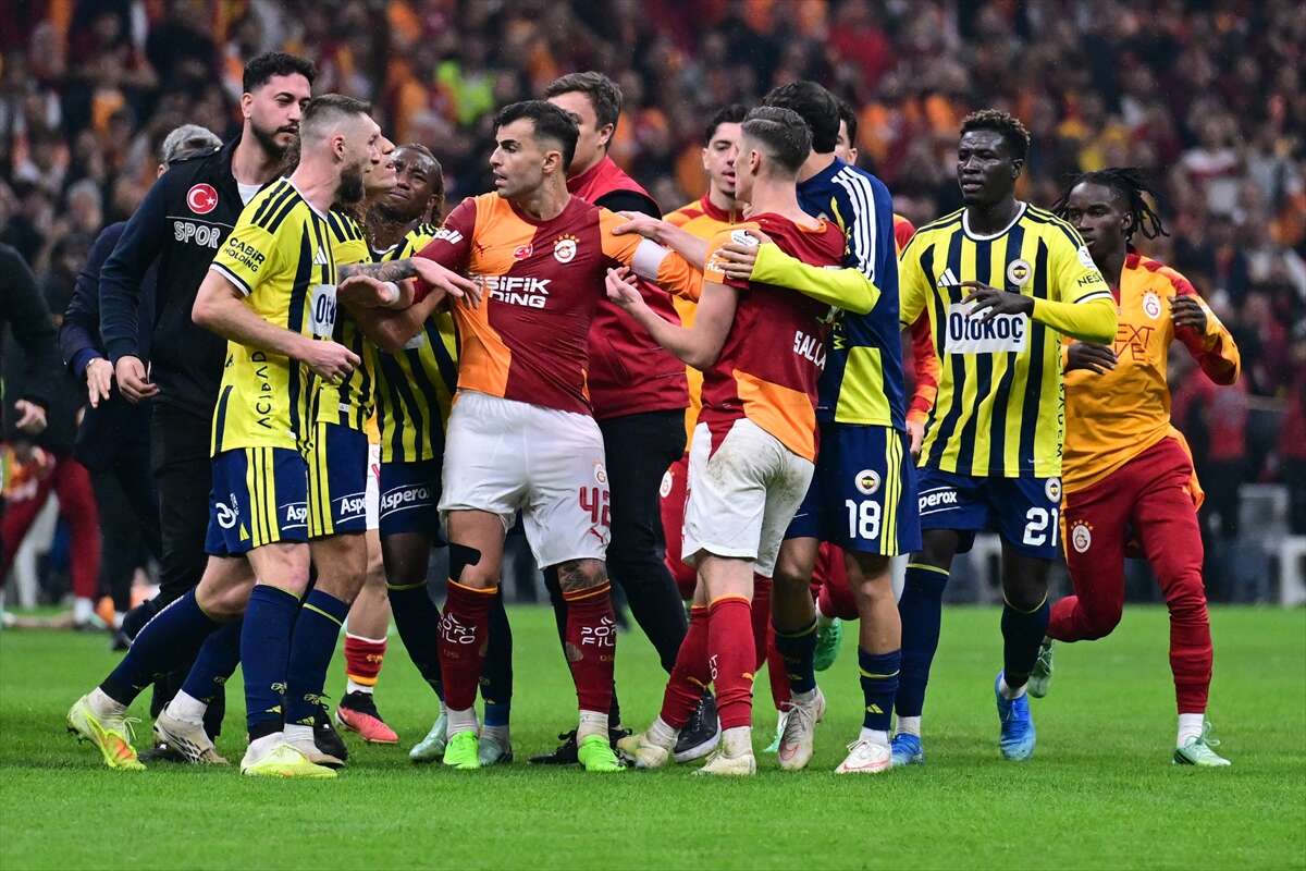 yillardir-degismeyen-tablo-derbide-yine-kartlar-havada-ucustu