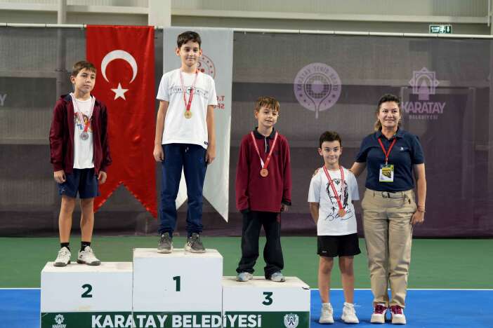 konyada-29-ekim-tenis-turnuvasi-sona-erdi