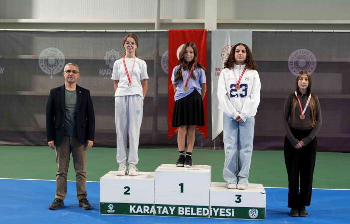 konyada-29-ekim-tenis-turnuvasi-sona-erdi