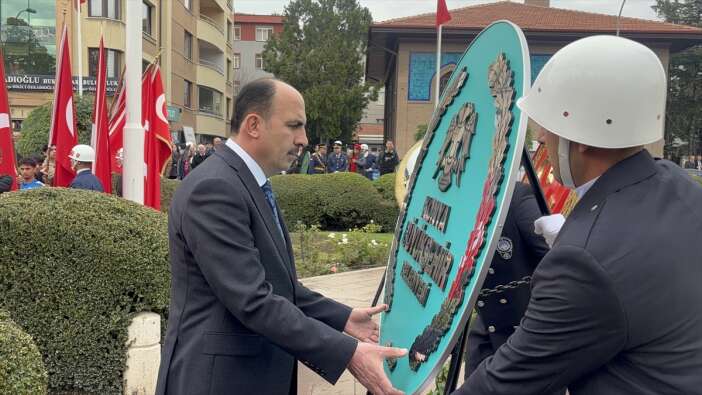 konyada-cumhuriyet-bayrami-kutlaniyor-ilk-toren-ataturk-anitinda-yapildi
